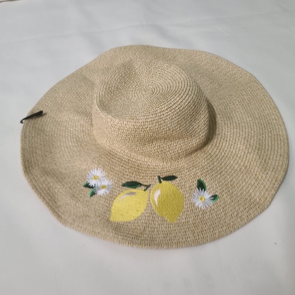 LC Lauren hat